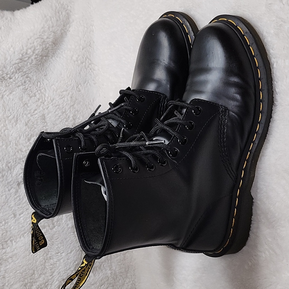 Dr. Martens 1460 Smooth Leather Lace Up Non Slip Chunky  Boots 8 - Picture 5 of 16